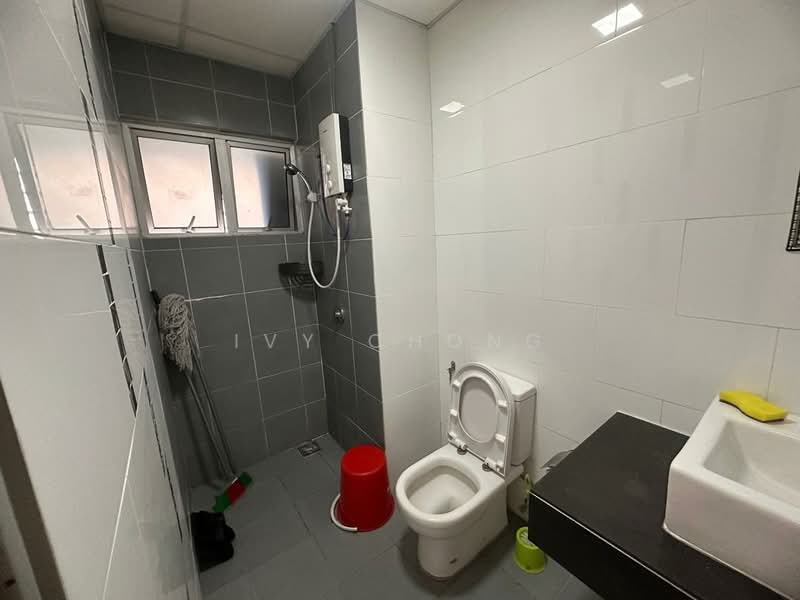 Kondominium untuk Disewa di The Wharf Residence - Ivy Chong - Bathroom - PropertyGuru.com.my