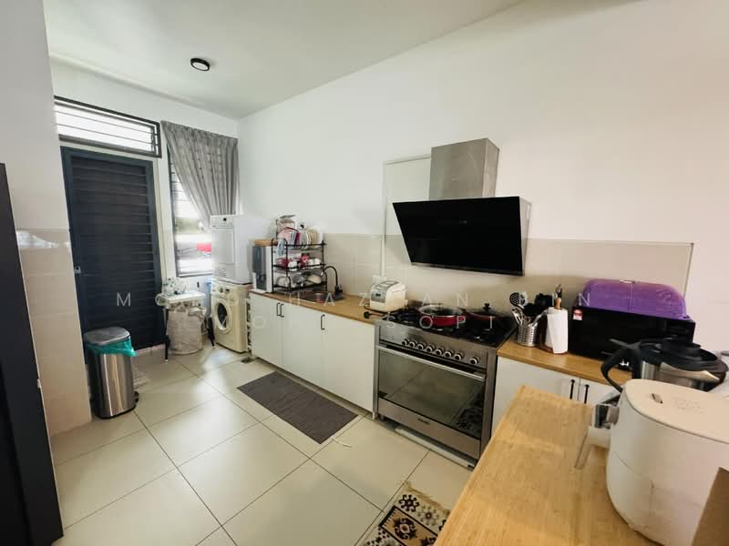 2-storey Terraced House for Sale in Denai Alam (Shah Alam) - Mohd Hazlan bin Mohd Sopi - Kitchen - PropertyGuru.com.my