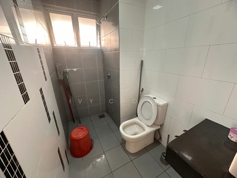 Kondominium untuk Disewa di The Wharf Residence - Ivy Chong - Bathroom - PropertyGuru.com.my