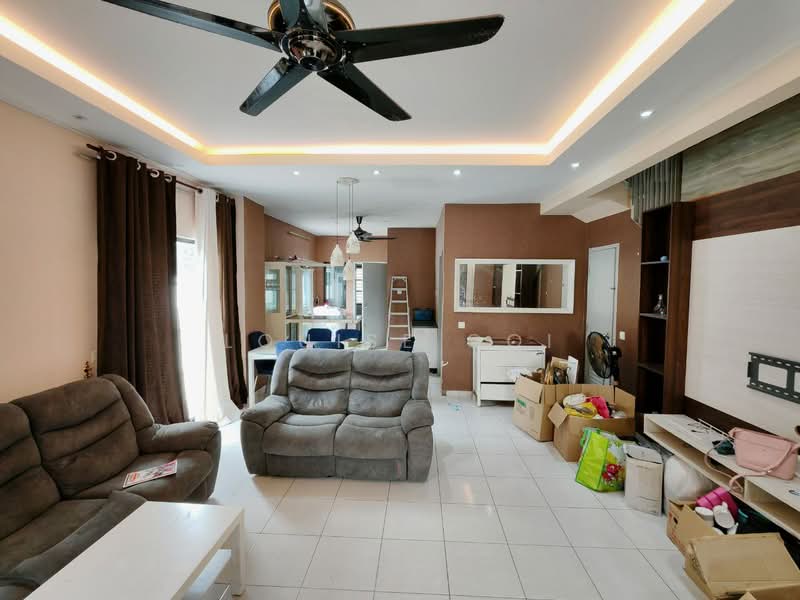 2-storey Terraced House for Sale in Shah Alam (Selangor) - Louise Ooi - Living Room - PropertyGuru.com.my