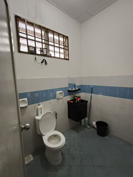 2-storey Terraced House for Sale in Taman Sri Putri (Skudai) - Shieh Long Chen - Bathroom - PropertyGuru.com.my