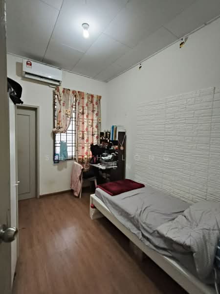 2-storey Terraced House for Sale in Taman Sri Putri (Skudai) - Shieh Long Chen - Bedroom - PropertyGuru.com.my