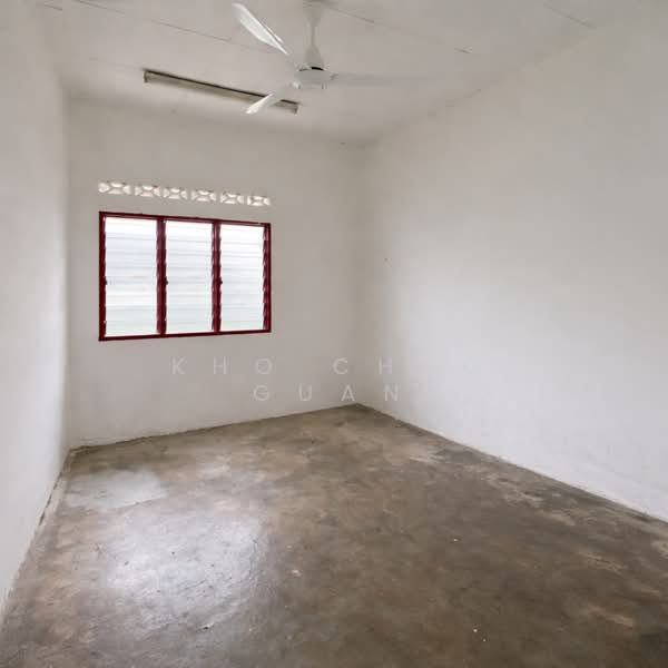 Bungalow for Sale in Taman Serdang Utama (Seri Kembangan) - Kho Chng Guan - Interior - PropertyGuru.com.my