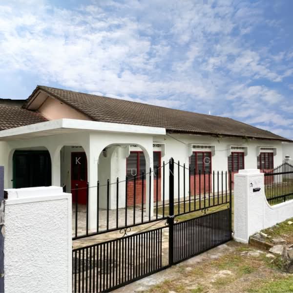 Bungalow for Sale in Taman Serdang Utama (Seri Kembangan) - Kho Chng Guan - Exterior - PropertyGuru.com.my