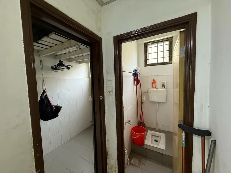 Shop for Rent in Taman Nusa Bestari Jaya (Iskandar Puteri (Nusajaya)) - Sharon Ng - Bathroom - PropertyGuru.com.my