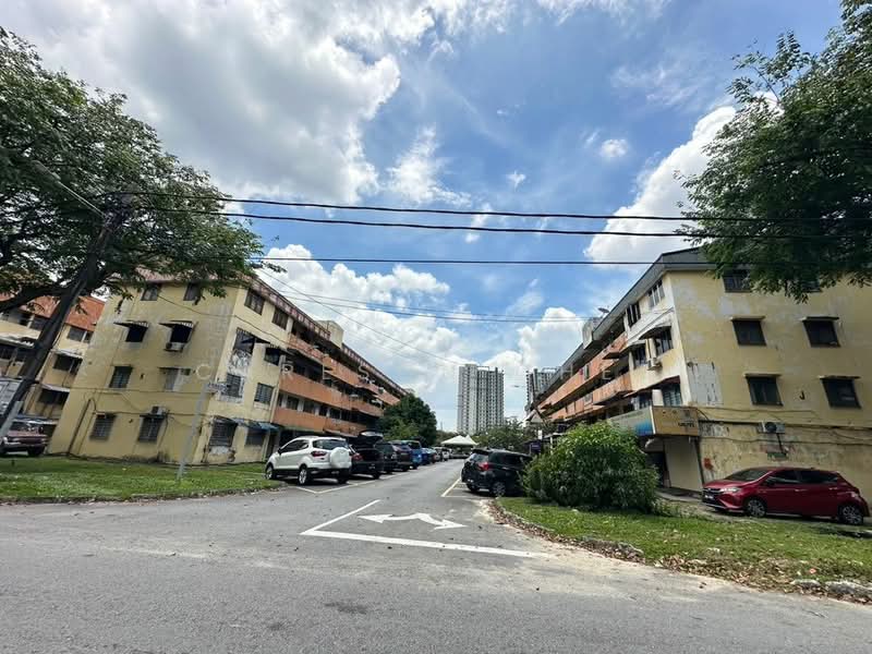 SS 13 Flat untuk Untuk Dijual - RM 228,000, Apr 2026 - Exterior - PropertyGuru.com.my