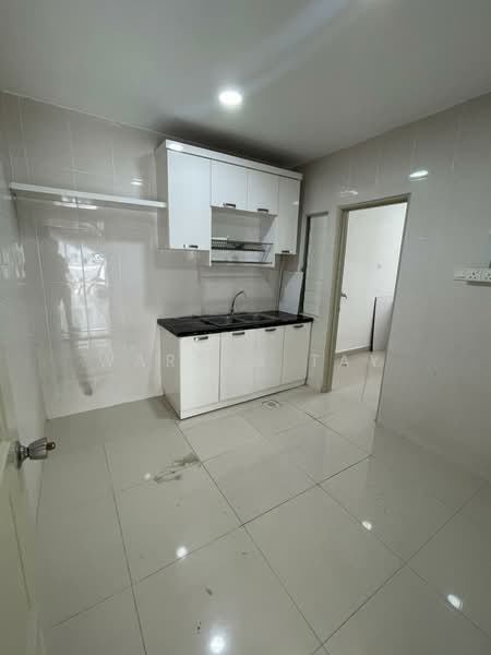 Apartment for Sale at Desa Skudai Apartment - Warren Tay - Kitchen - PropertyGuru.com.my