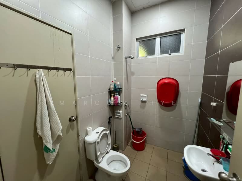 Cluster House for Sale in Setia Tropika (Johor Bahru) - Marcus Thye - Bathroom - PropertyGuru.com.my