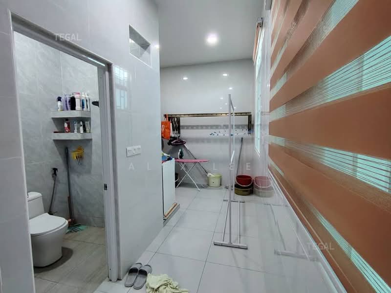 Semi-Detached House for Sale in Klang (Selangor) - Alex Lee - Bathroom - PropertyGuru.com.my