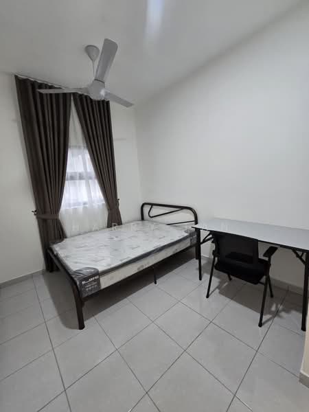 Residensi Emas untuk Untuk Disewa - RM 1,700 /bulan, Mac 2026 - Bedroom - PropertyGuru.com.my
