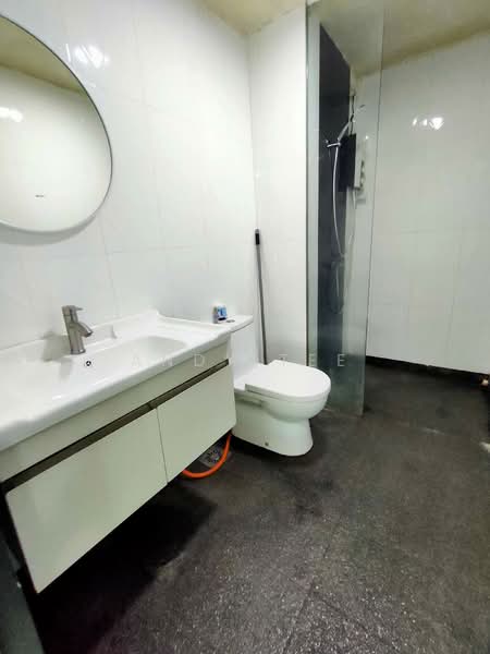 Service Residence for Sale at Menara Suria (V12) - Andy Tee - Bathroom with Water Heater - PropertyGuru.com.my