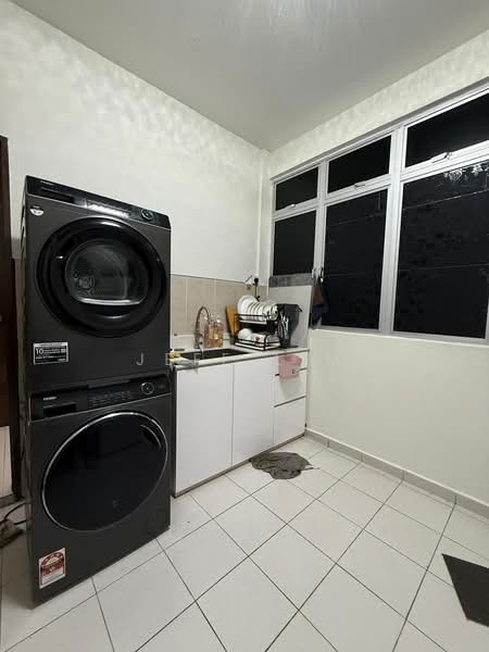 Townhouse for Sale in Senai (Kulai) - Jeff Lim - Kitchen - PropertyGuru.com.my