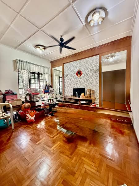 2-storey Terraced House for Sale in Taman Molek (Johor Bahru) - Iden Tan - Living Room - PropertyGuru.com.my