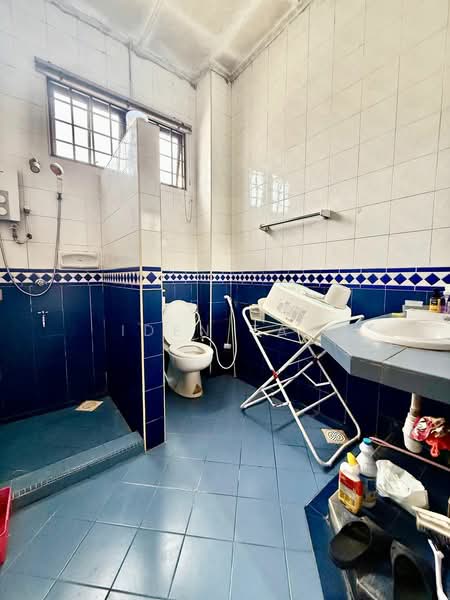 2-storey Terraced House for Sale in Taman Molek (Johor Bahru) - Iden Tan - Bathroom - PropertyGuru.com.my