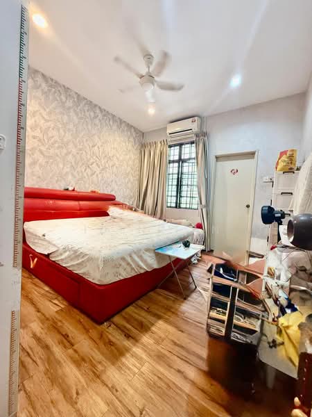 2-storey Terraced House for Sale in Taman Molek (Johor Bahru) - Iden Tan - Bedroom - PropertyGuru.com.my