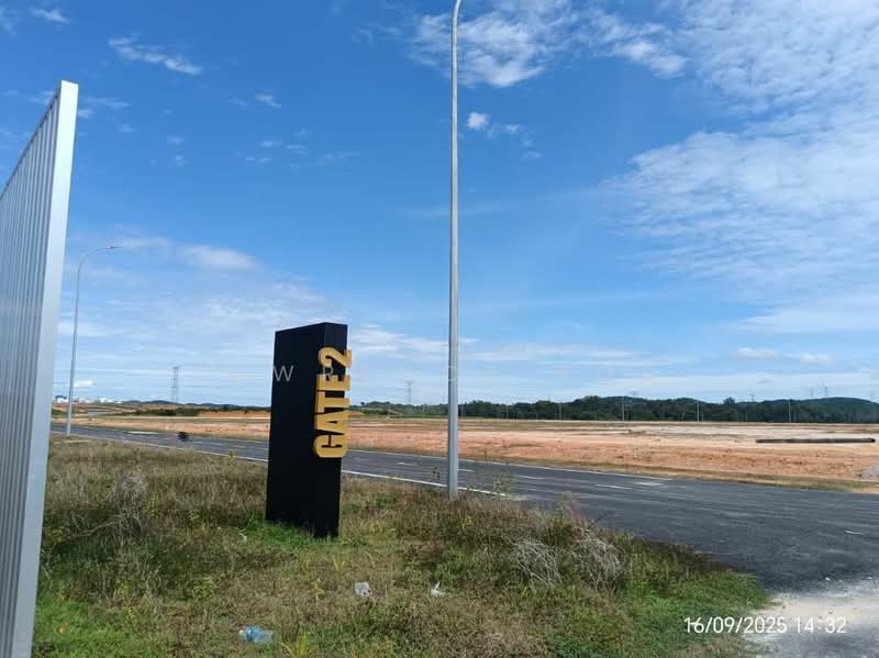 Tanah Perindustrian untuk Dijual di Bandar Springhill (Port Dickson) - Lawrence Koo - Exterior - PropertyGuru.com.my