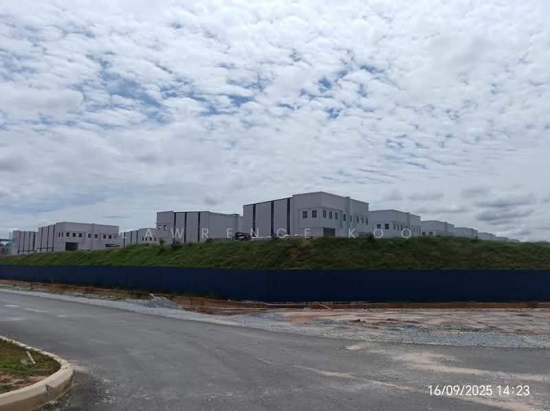 Tanah Perindustrian untuk Dijual di Bandar Springhill (Port Dickson) - Lawrence Koo - Exterior - PropertyGuru.com.my