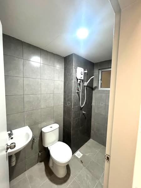 Residensi Sateria untuk Untuk Disewa - RM 1,500 /bulan, Mac 2026 - Bathroom - PropertyGuru.com.my
