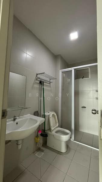 Service Residence for Sale at Meridin Bayvue Serviced Apartment - Brendy Hoo - Bathroom - PropertyGuru.com.my