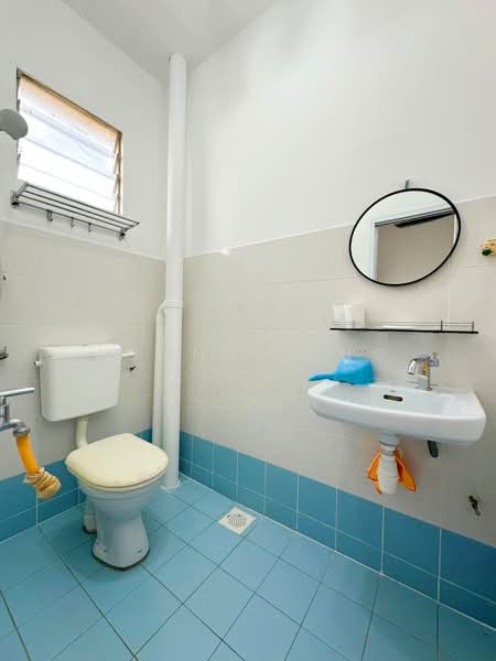 Taman Seri Setanggi untuk Untuk Dijual - RM 246,000, Mac 2026 - Bathroom - PropertyGuru.com.my