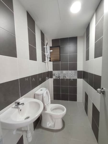Residensi Emas untuk Untuk Disewa - RM 1,250 /bulan, Mac 2026 - Bathroom - PropertyGuru.com.my
