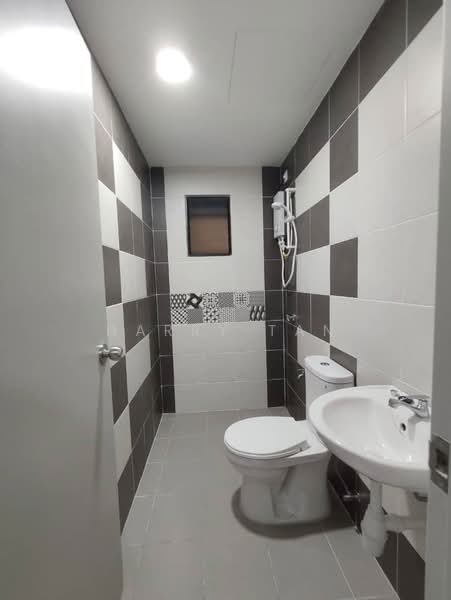Residensi Emas untuk Untuk Disewa - RM 1,250 /bulan, Mac 2026 - Bathroom - PropertyGuru.com.my