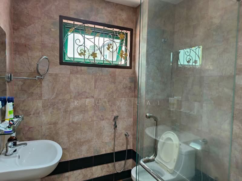 Semi-Detached House for Sale in Jalan Ipoh (Kuala Lumpur) - Kelly Lai - Bathroom - PropertyGuru.com.my
