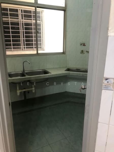 Condominium for Sale at Impian Heights - Lee Crystal - Kitchen - PropertyGuru.com.my