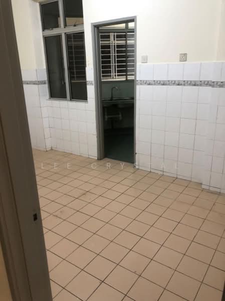 Condominium for Sale at Impian Heights - Lee Crystal - Kitchen - PropertyGuru.com.my