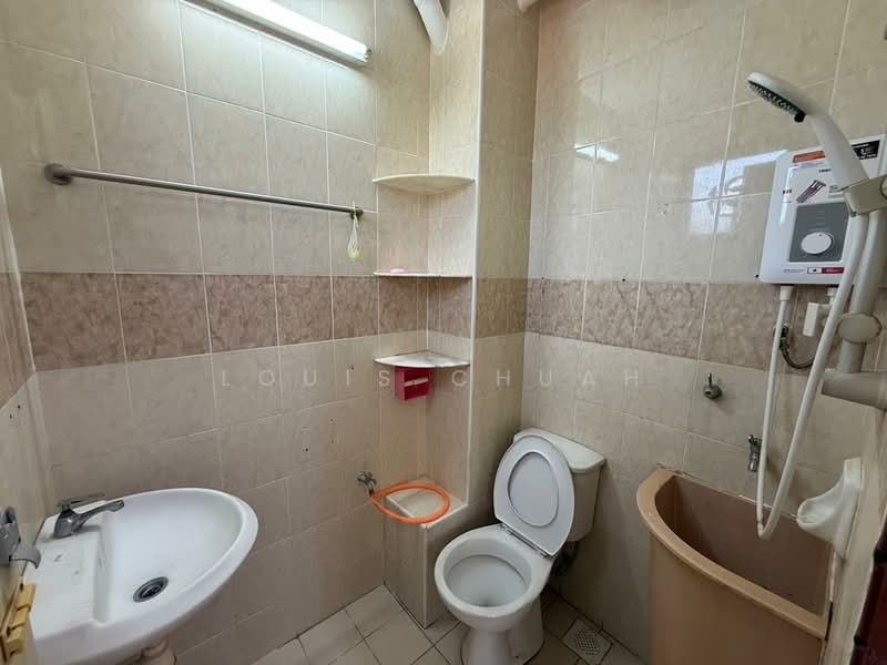 Condominium for Sale at Serina Bay - Louis Chuah - Bathroom - PropertyGuru.com.my