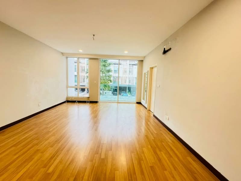 3-storey Terraced House for Sale in Cyberjaya (Selangor) - Jared Wong - Living Room - PropertyGuru.com.my