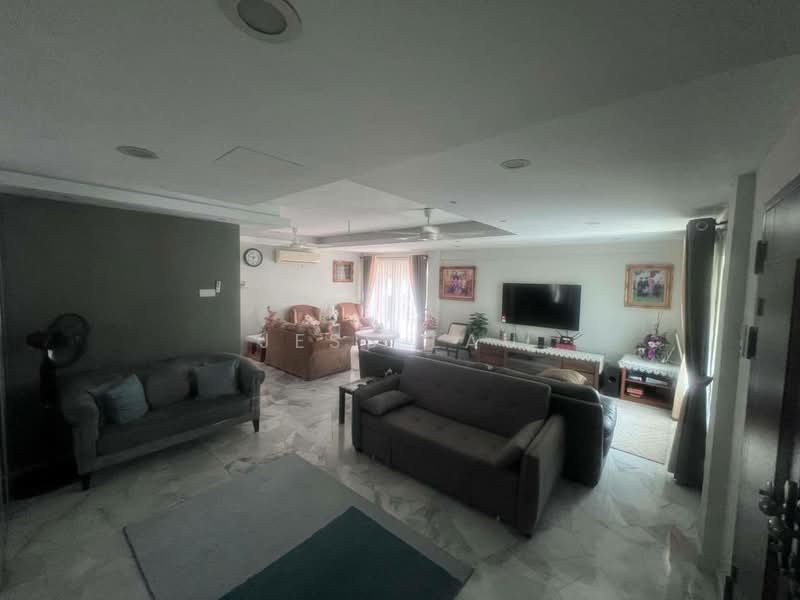 Terraced House for Sale in Bandar Kinrara Seksyen 5 (Bandar Kinrara) - Jess Lau - Living Room - PropertyGuru.com.my