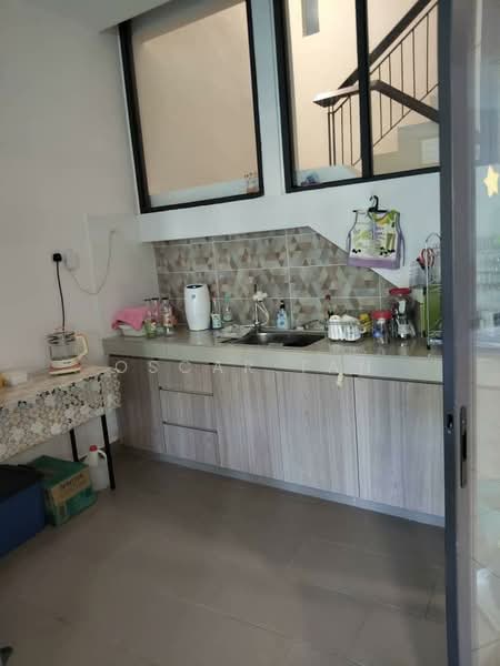 2-storey Terraced House for Sale in Laman Glenmarie (Shah Alam) - Oscar Tan - Kitchen - PropertyGuru.com.my