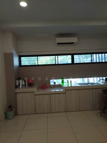 2-storey Terraced House for Sale in Laman Glenmarie (Shah Alam) - Oscar Tan - Kitchen - PropertyGuru.com.my