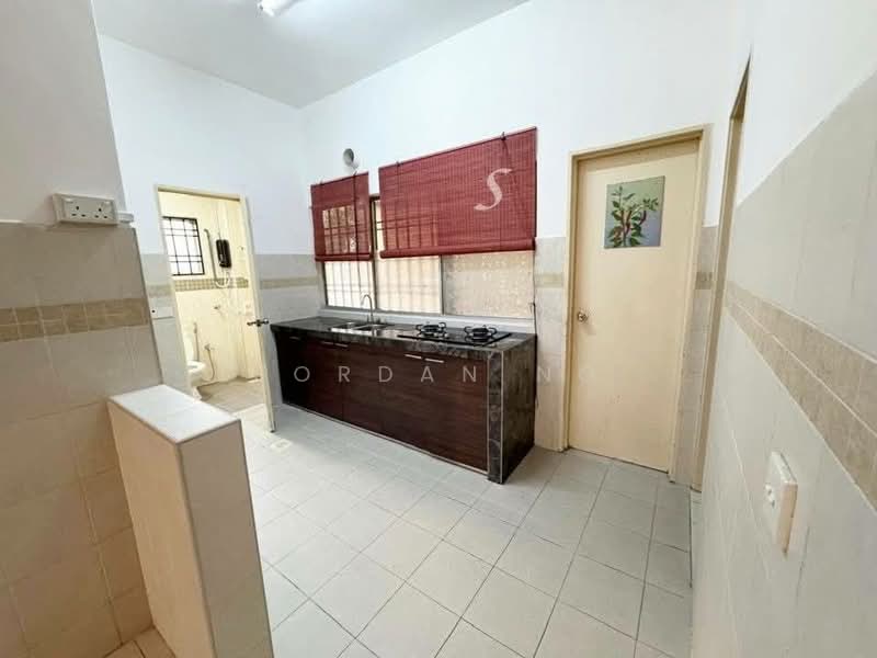 Cluster House for Sale in Setia Damai (Setia Alam) - Jordan Ng - Kitchen - PropertyGuru.com.my