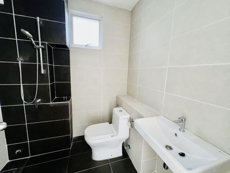 Semi-Detached House for Sale in Bandar Baru Bangi (Selangor) - Hanif Hanz - Bathroom - PropertyGuru.com.my
