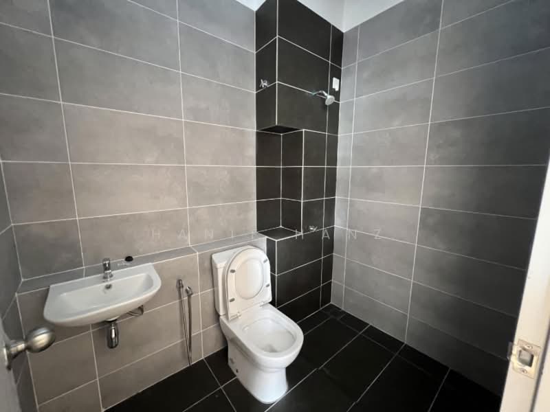 Semi-Detached House for Sale in Bandar Baru Bangi (Selangor) - Hanif Hanz - Bathroom - PropertyGuru.com.my