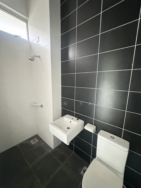 2-storey Terraced House for Sale in Taman Mount Austin (Tebrau) - Evon Yap - Bathroom - PropertyGuru.com.my