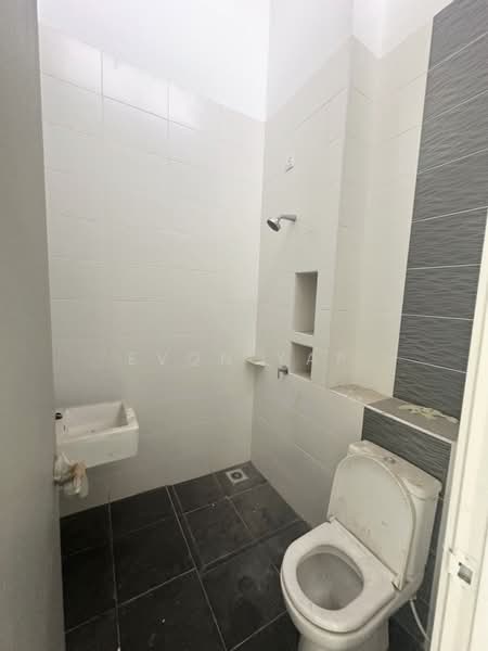 2-storey Terraced House for Sale in Taman Mount Austin (Tebrau) - Evon Yap - Bathroom - PropertyGuru.com.my