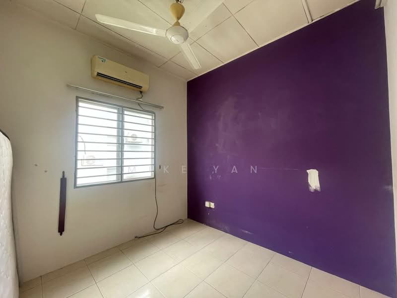Saujana Utama 3 untuk Untuk Disewa - RM 1,700 /bulan, Mac 2026 - Bedroom - PropertyGuru.com.my