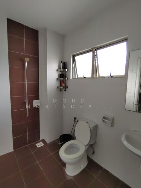 Semi-Detached House for Sale in Bandar Saujana Putra (Tanjong Duabelas) - Mohd Mortadza Ahmad - Bathroom - PropertyGuru.com.my