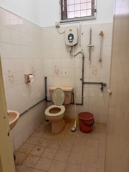 Semi-Detached House for Sale in Ipoh (Perak) - Nicole Teoh - Bathroom - PropertyGuru.com.my