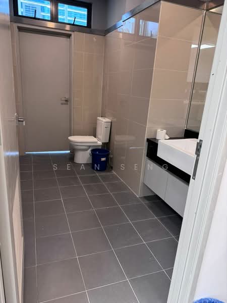 UOA Business Park @ Kencana Square untuk Untuk Disewa - RM 6,500 /bulan, Apr 2026 - Bathroom - PropertyGuru.com.my