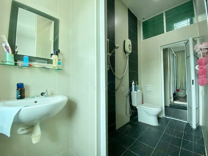 Semi-Detached House for Rent in Telok Kumbar (Penang) - Jerry So - Bathroom - PropertyGuru.com.my