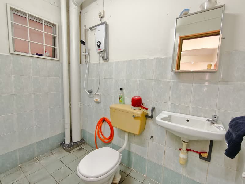 Apartment for Sale at Starville - Kevin Look - Bathroom - PropertyGuru.com.my