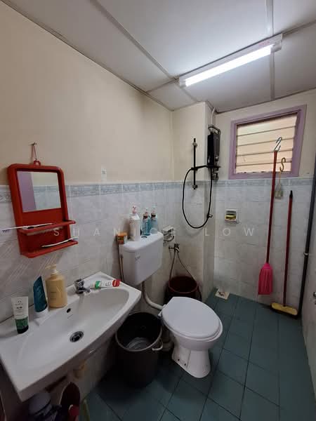 Apartment for Sale at Sri Pinang Apartment - Shanice Low - Bathroom - PropertyGuru.com.my