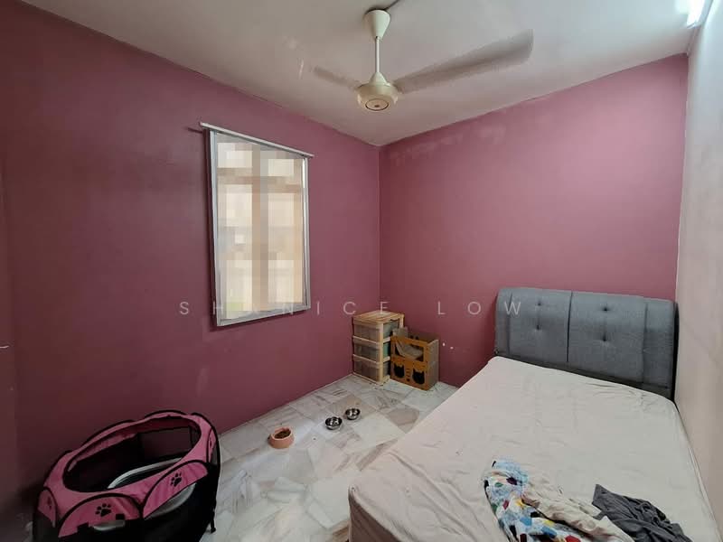 Apartment for Sale at Sri Pinang Apartment - Shanice Low - Bedroom - PropertyGuru.com.my
