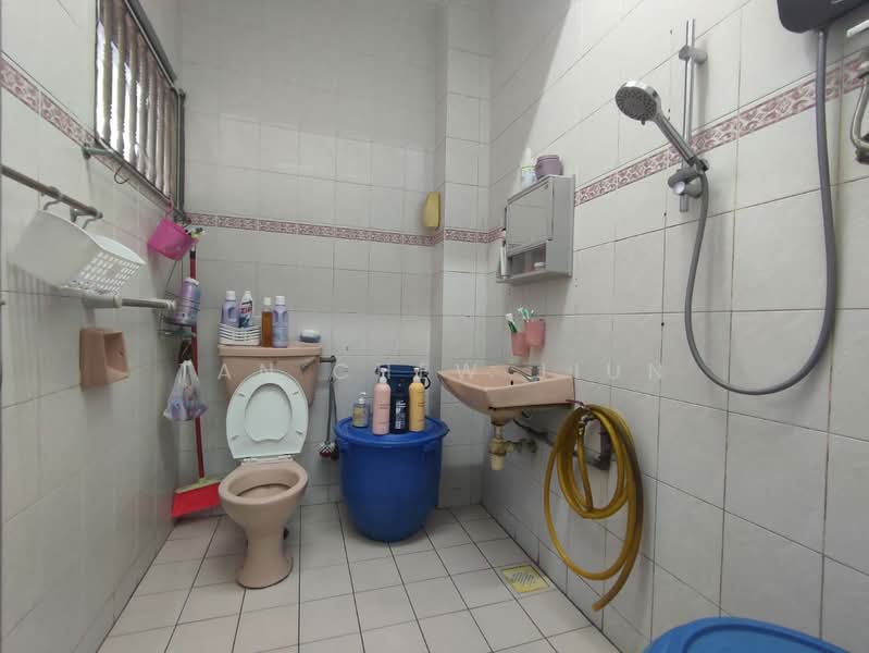 Taman Supreme untuk Untuk Dijual - RM 948,000, Mac 2026 - Bathroom - PropertyGuru.com.my
