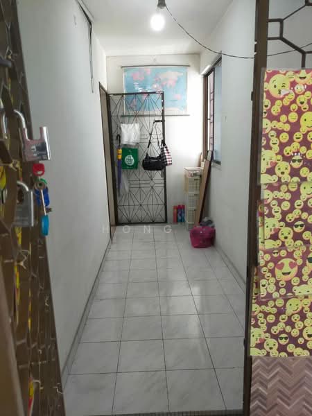 Pangsapuri untuk Dijual di Greenlane Heights Block A - Hong . - Entrance - PropertyGuru.com.my