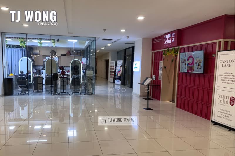 Salon & Few Restaurants 